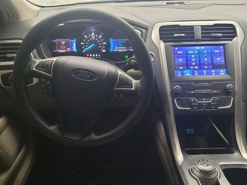 Used 2020 Ford Fusion SE image 22