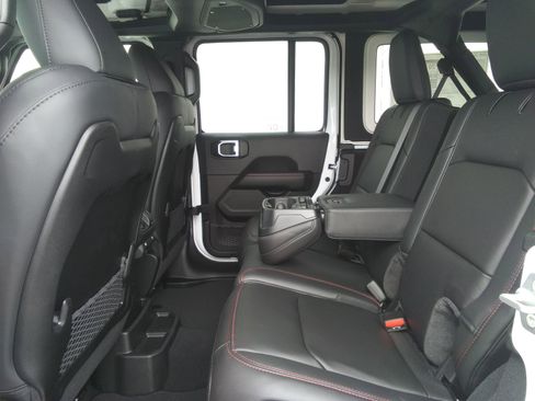 New 2026 Jeep Wrangler Unlimited Rubicon w/ Technology Group image 9