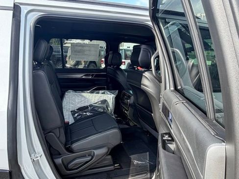 New 2026 Jeep Grand Wagoneer Limited image 31