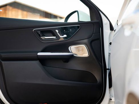 New 2026 Mercedes-Benz GLC 300 4MATIC image 9