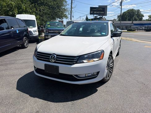 Used 2015 Volkswagen Passat 1.8T Sport FWD image 1
