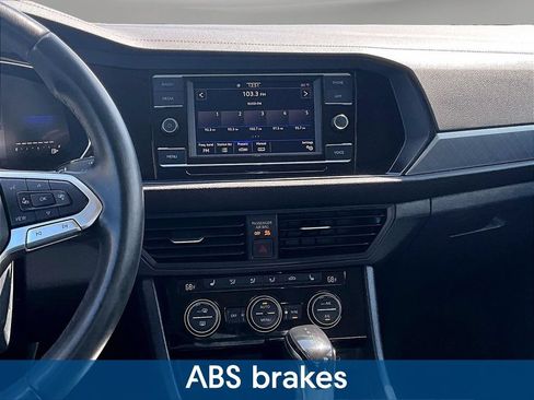 Used 2024 Volkswagen Jetta SE FWD image 12
