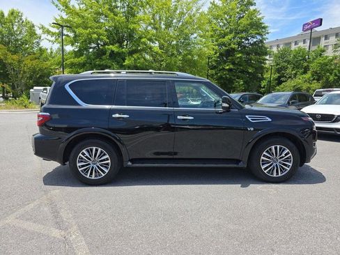 Used 2022 Nissan Armada SL w/ Captain's Chairs Package AWD/4WD image 2