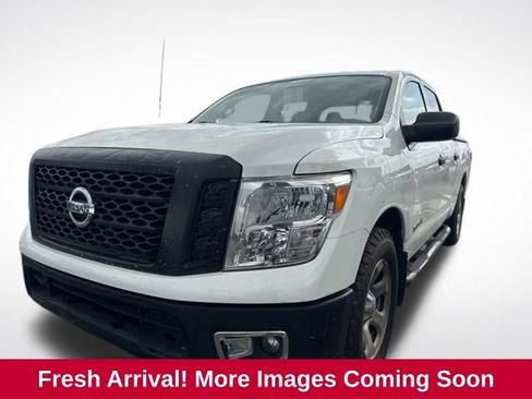 Used 2017 Nissan Titan S image 1