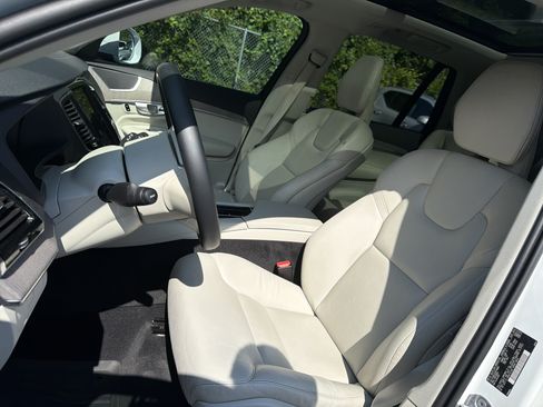 Certified 2024 Volvo XC90 B6 Plus w/ Protection Package Premier AWD/4WD image 19