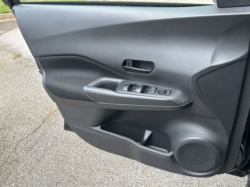 New 2025 Nissan Kicks Play S image 18