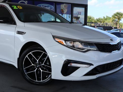 Used 2020 Kia Optima SE FWD image 2