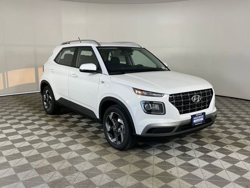 New 2026 Hyundai Venue SEL FWD image 7