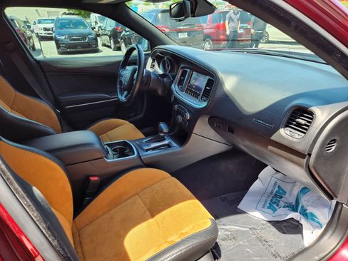 Used 2022 Dodge Charger R/T w/ Plus Group RWD image 17