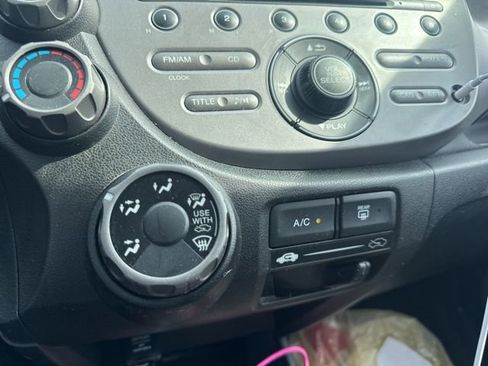 Used 2011 Honda Fit image 18