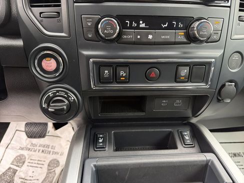Used 2023 Nissan Titan SV w/ SV Convenience Package AWD/4WD image 25