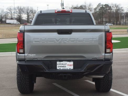 Used 2024 Chevrolet Colorado ZR2 w/ ZR2 Convenience Package III image 3