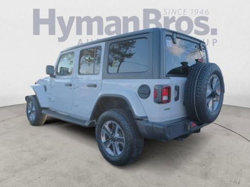 Used 2020 Jeep Wrangler Unlimited Sahara image 5