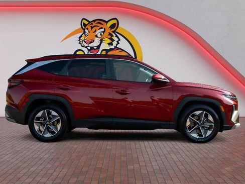 Used 2025 Hyundai Tucson SEL FWD image 4