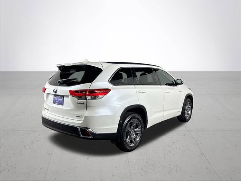 Used 2019 Toyota Highlander Limited Platinum image 6