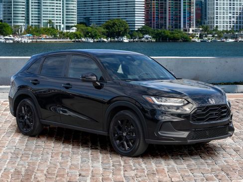 Certified 2023 Honda HR-V Sport image 3