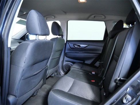 Used 2019 Nissan Rogue SV image 13