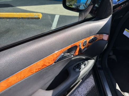 Used 2009 Mercedes-Benz E 350 4MATIC Sedan image 8