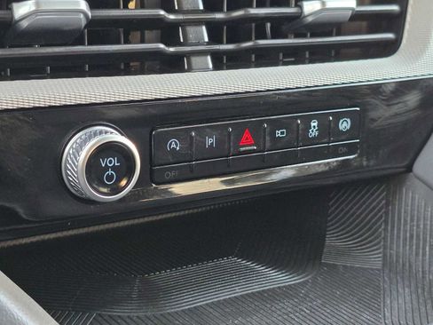 Used 2025 Ford Explorer Active image 28