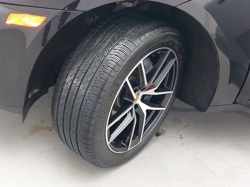 Used 2024 Porsche Macan image 35