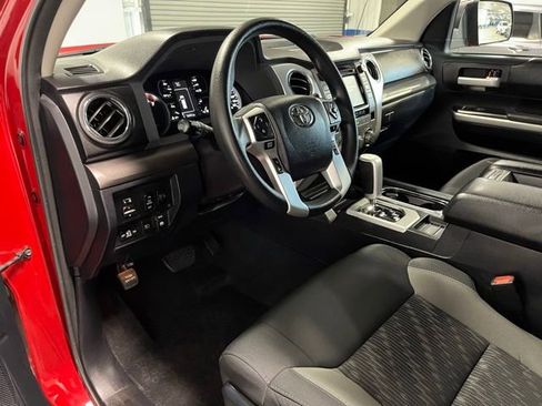 Used 2018 Toyota Tundra SR5 w/ SR5 Upgrade Package RWD image 19