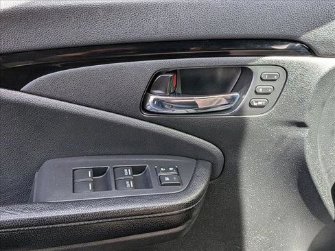 Used 2016 Honda Pilot Touring image 12