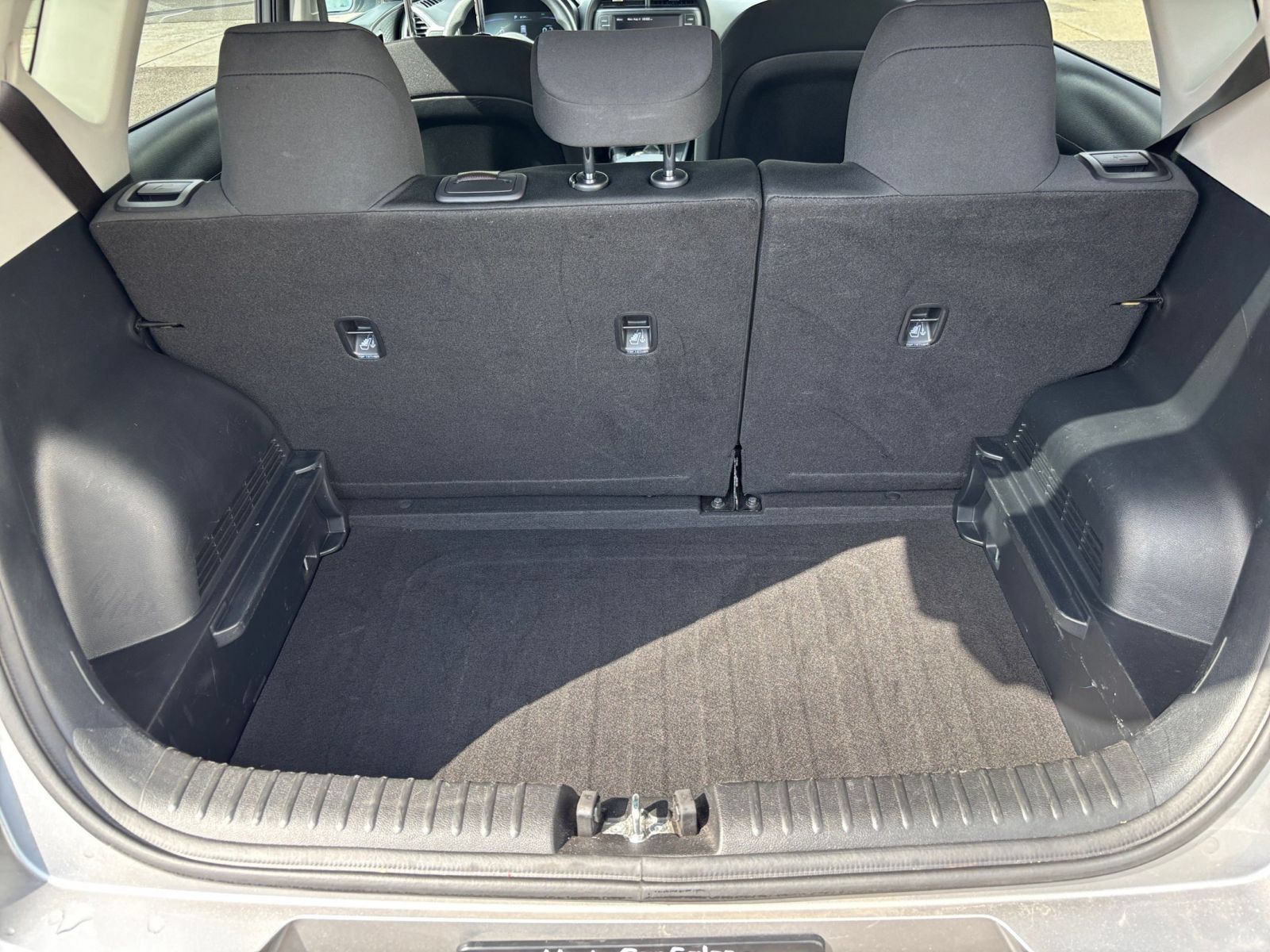 Used 2025 Kia Soul LX w/ LX Technology Package FWD image 28