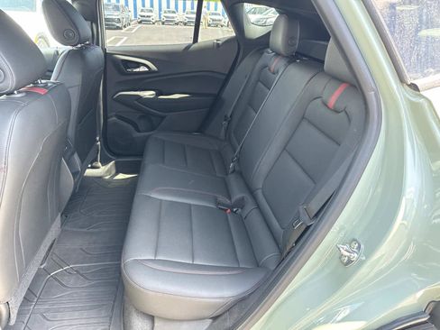 Used 2024 Chevrolet Trax RS w/ Sunroof Package image 14