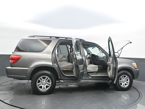 Used 2005 Toyota Sequoia SR5 image 40
