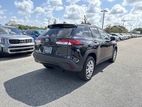 Used 2025 Toyota Corolla Cross L FWD image 4