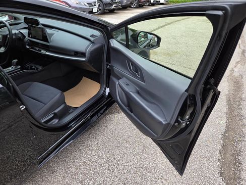 Used 2024 Toyota Prius LE FWD image 10