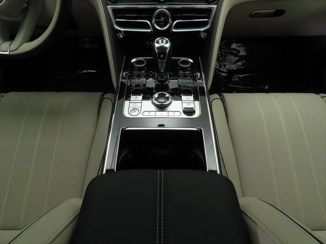 Used 2025 Bentley Flying Spur Plug-In Hybrid AWD/4WD image 16