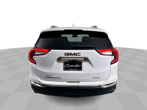 Used 2024 GMC Terrain SLT AWD/4WD image 7