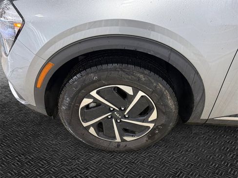 Certified 2023 Kia Sportage LX image 11