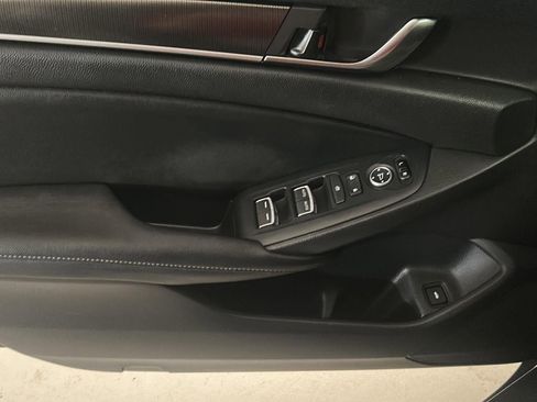 Used 2019 Honda Accord Sport image 11