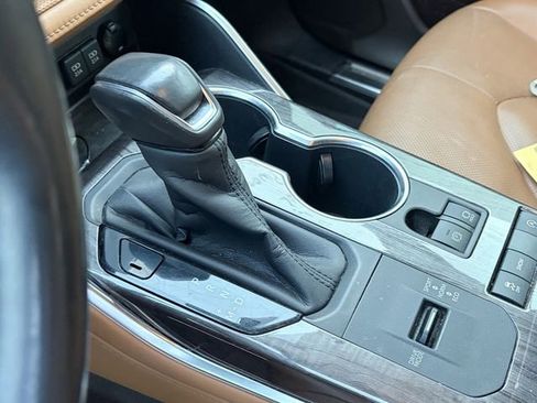 Used 2020 Toyota Highlander Platinum FWD image 8