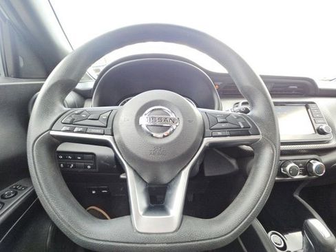Used 2020 Nissan Kicks S FWD image 30
