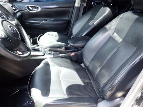 Used 2016 Nissan Sentra SR w/ SR Premium Package FWD image 10