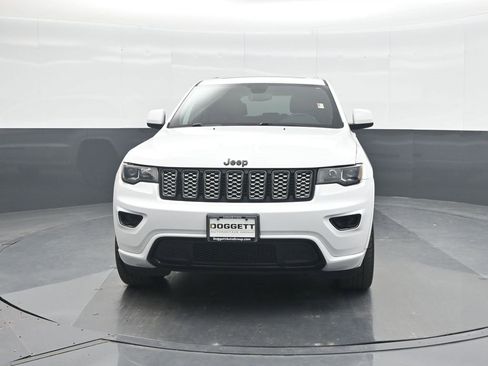 Used 2020 Jeep Grand Cherokee Altitude image 5