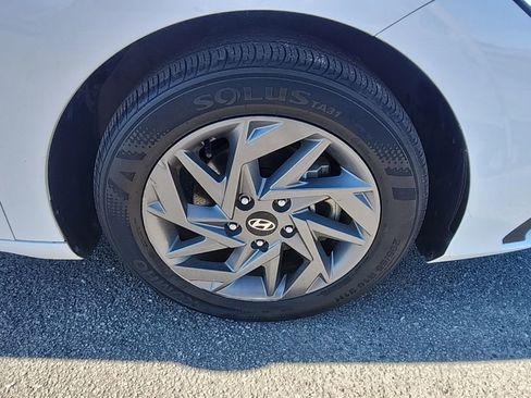 Used 2024 Hyundai Elantra SEL image 22