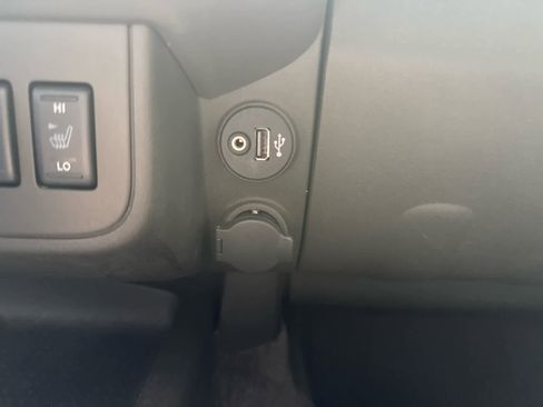 Used 2018 Nissan Frontier PRO-4X image 28