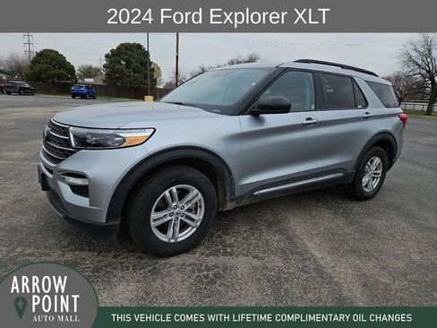 Used 2024 Ford Explorer XLT w/ Equipment Group 202A image 5