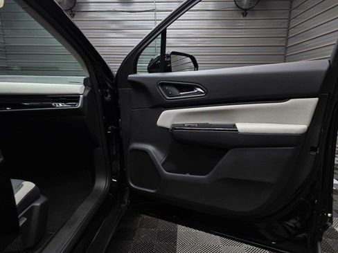 Used 2025 Honda Prologue EX image 32
