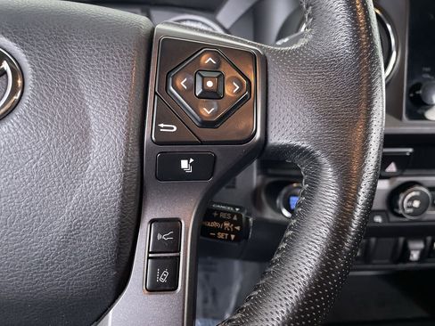 Used 2019 Toyota Tacoma TRD Off-Road image 27