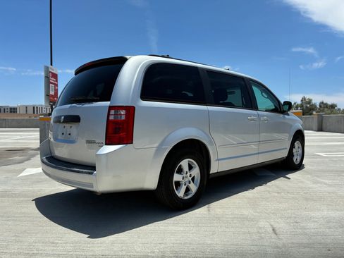 Used 2010 Dodge Grand Caravan Hero w/ Popular Equipment Group FWD image 8
