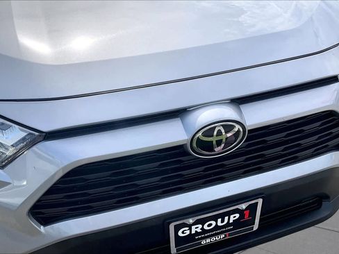 Used 2024 Toyota RAV4 XLE FWD image 29
