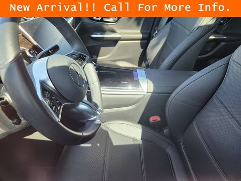 Used 2025 Mercedes-Benz GLC 300 image 9