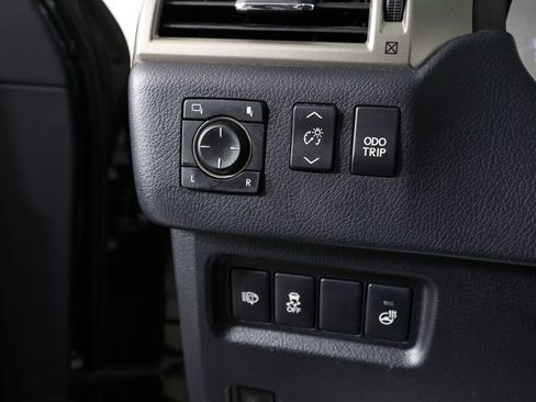 Used 2018 Lexus GX 460 Luxury w/ Preferred Accessory Package AWD/4WD image 32