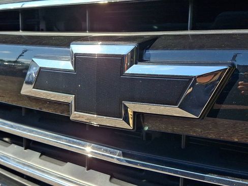 Certified 2017 Chevrolet Silverado 1500 LT w/ Redline Edition AWD/4WD image 8