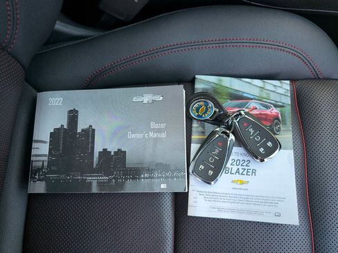 Used 2022 Chevrolet Blazer RS w/ Enhanced Convenience Package FWD image 36